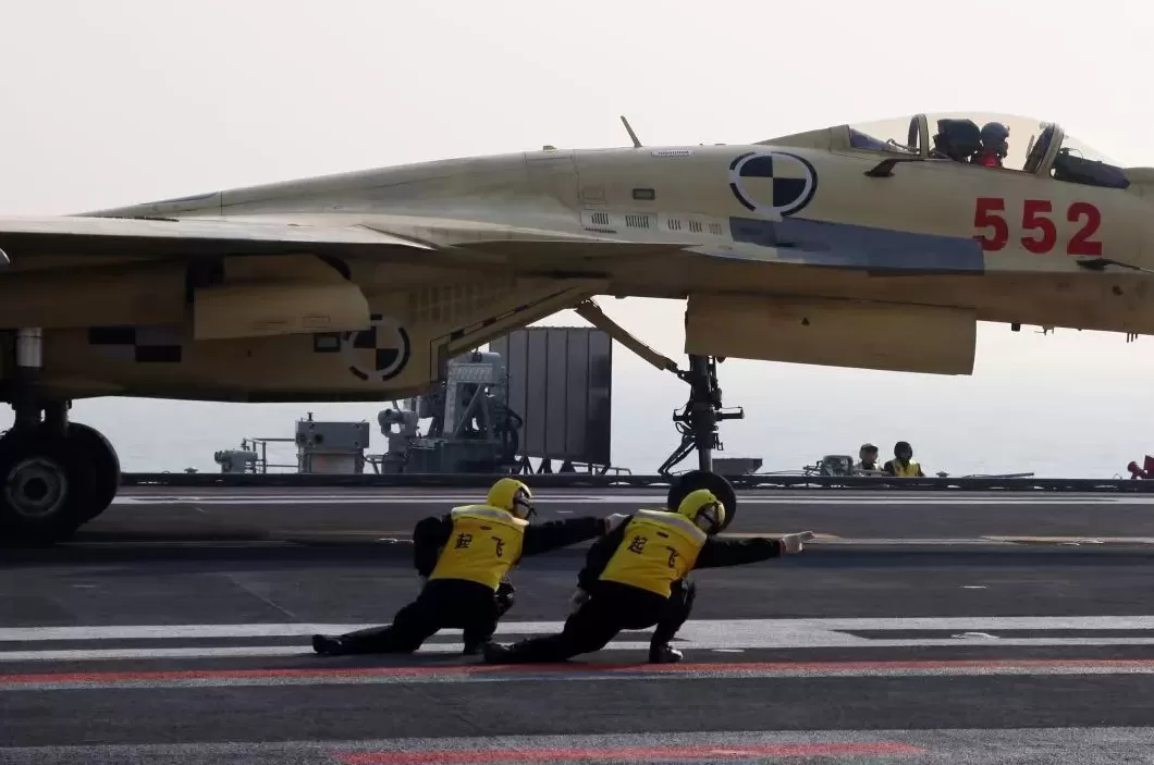 13年前“航母style”火遍全国，如今三航母“舰”指深蓝-第1张图片-