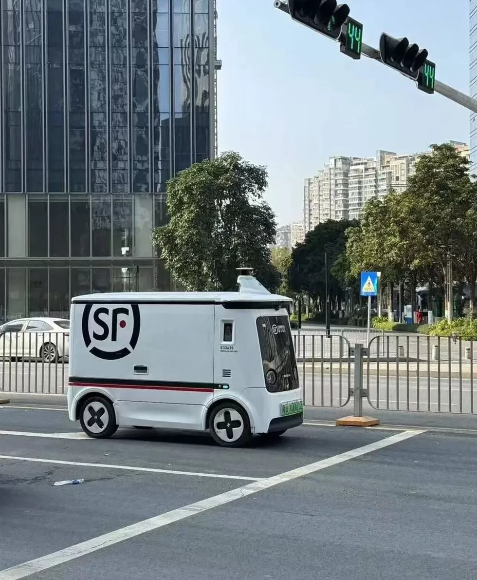 无人车在农村哐哐干活-第3张图片- 无人车在农村哐哐干活-第3张图片-