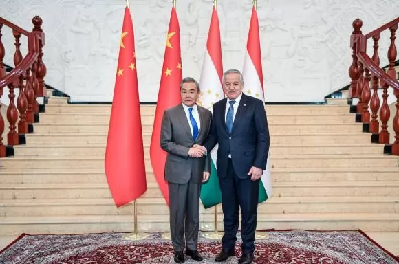 王毅：绝不允许日本军国主义死灰复燃-第1张图片-