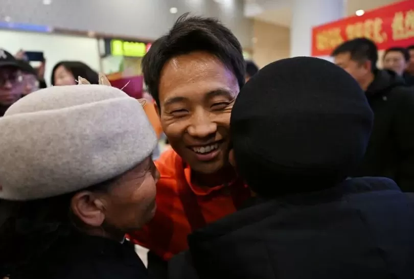 言短意长｜冠军何杰回乡-第3张图片-