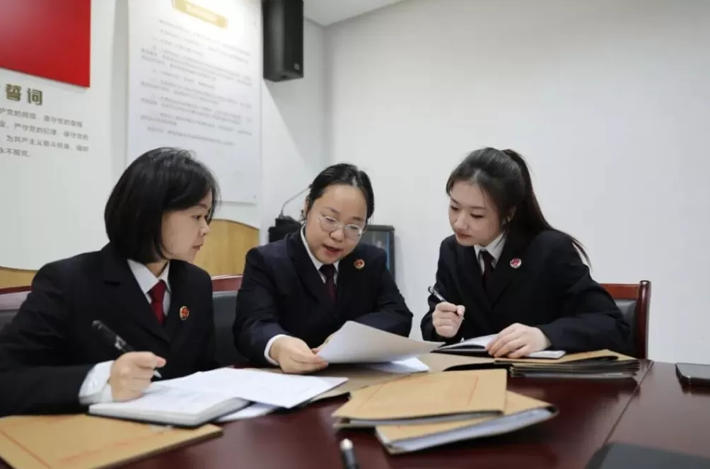 直播间叫卖 “名牌断码鞋”？重庆检察官揭开网络售假真相-第1张图片-