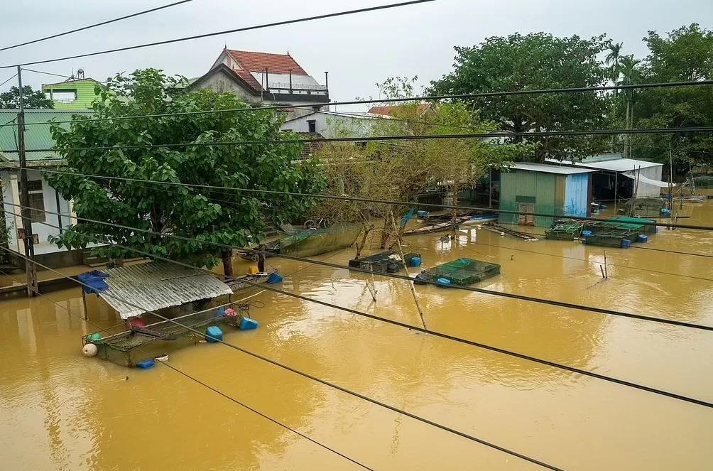 越南暴雨引发的洪灾已致90人丧生，近13万用户遭遇停电-第1张图片-
