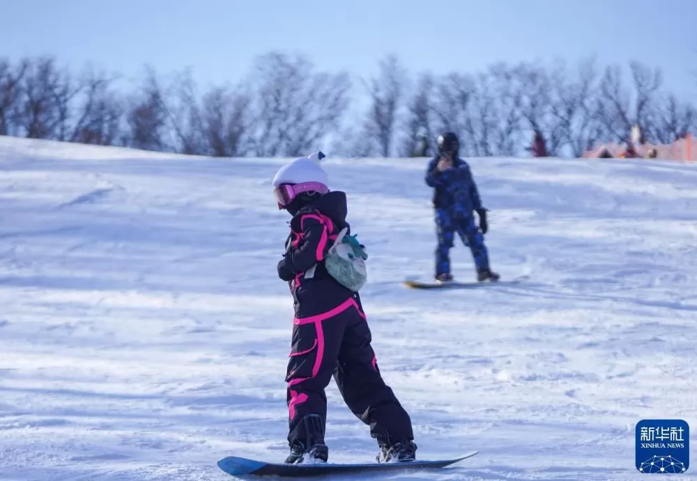 时光相册丨新雪季开启!影像见证中国滑雪“华丽转身”-第3张图片- 时光相册丨新雪季开启!影像见证中国滑雪“华丽转身”-第3张图片-