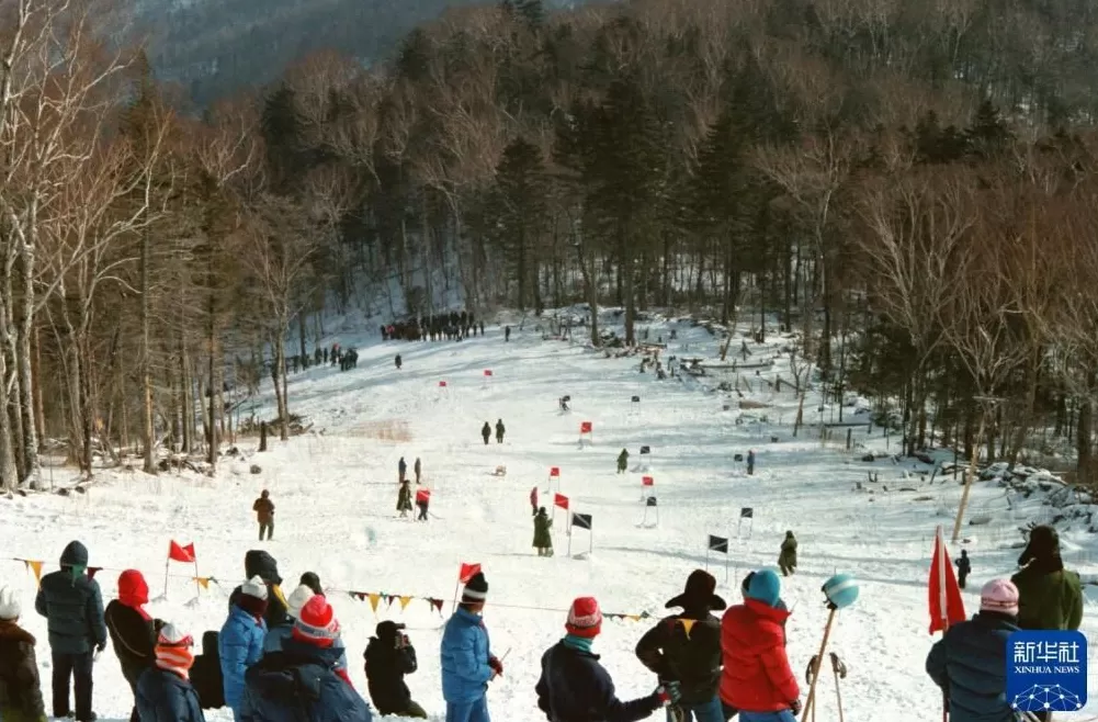 时光相册丨新雪季开启!影像见证中国滑雪“华丽转身”-第9张图片- 时光相册丨新雪季开启!影像见证中国滑雪“华丽转身”-第9张图片-