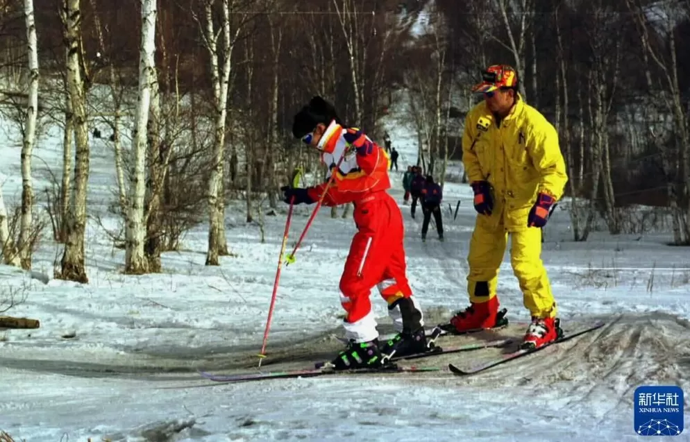 时光相册丨新雪季开启!影像见证中国滑雪“华丽转身”-第10张图片- 时光相册丨新雪季开启!影像见证中国滑雪“华丽转身”-第10张图片-