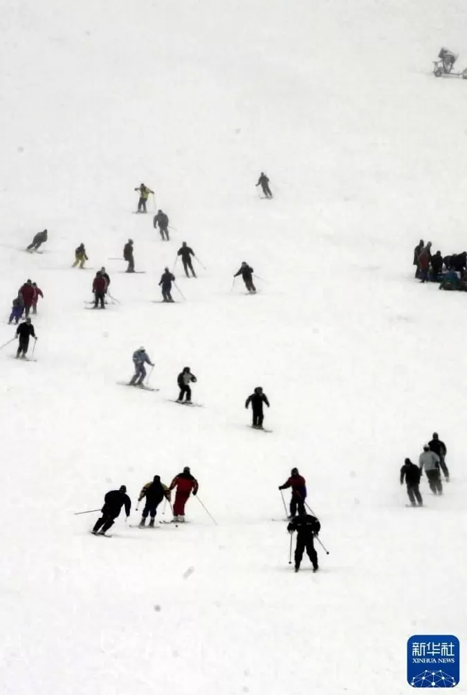 时光相册丨新雪季开启!影像见证中国滑雪“华丽转身”-第16张图片- 时光相册丨新雪季开启!影像见证中国滑雪“华丽转身”-第16张图片-