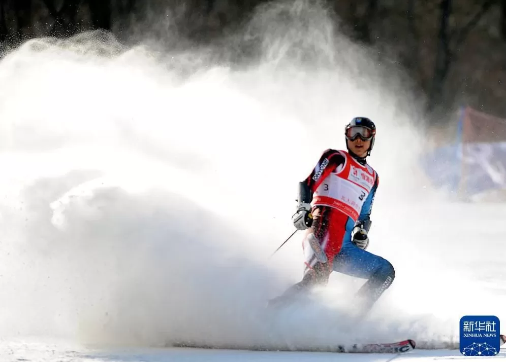 时光相册丨新雪季开启!影像见证中国滑雪“华丽转身”-第17张图片- 时光相册丨新雪季开启!影像见证中国滑雪“华丽转身”-第17张图片-