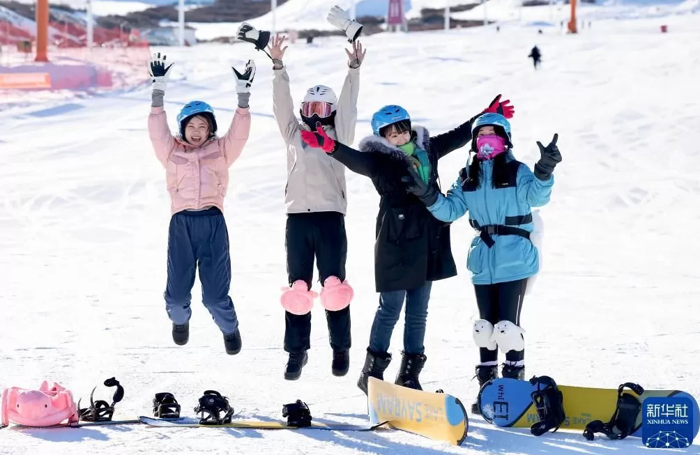 时光相册丨新雪季开启!影像见证中国滑雪“华丽转身”-第28张图片- 时光相册丨新雪季开启!影像见证中国滑雪“华丽转身”-第28张图片-
