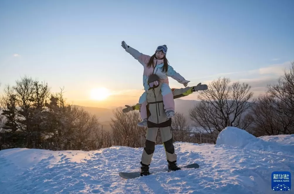 时光相册丨新雪季开启!影像见证中国滑雪“华丽转身”-第30张图片- 时光相册丨新雪季开启!影像见证中国滑雪“华丽转身”-第30张图片-
