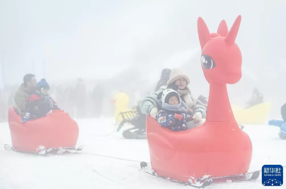 时光相册丨新雪季开启!影像见证中国滑雪“华丽转身”-第32张图片- 时光相册丨新雪季开启!影像见证中国滑雪“华丽转身”-第32张图片-