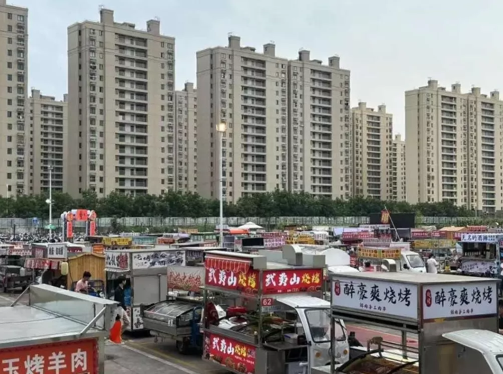 从扰民“野摊”到深夜食堂，上海罗南夜市如何在治理中转身？-第2张图片-