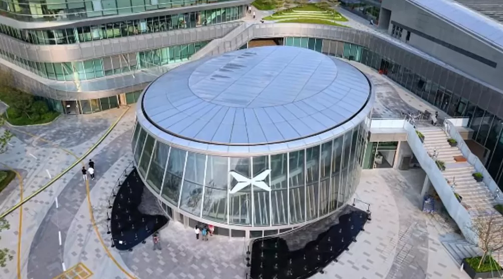 小鹏“脚夹门”：顾客的脚，员工的锅，还是系统的漏？-第3张图片-