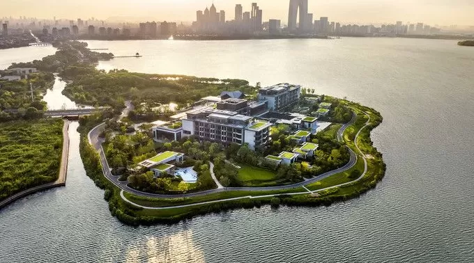 “旅行经济上行期的美”，源于消费体验的重构  | 2025界面旅行向往指南系列②-第1张图片-