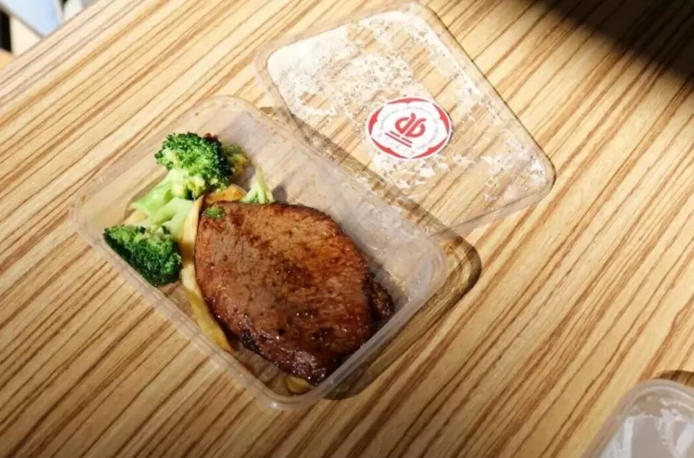 广东一高校请6万师生吃牛扒-第2张图片-