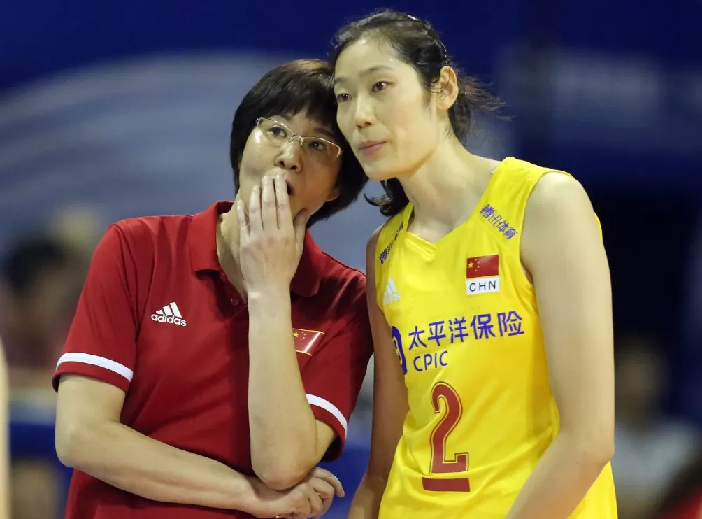 体坛联播｜切尔西三球完胜十人巴萨，世界杯抽签分档出炉-第11张图片-