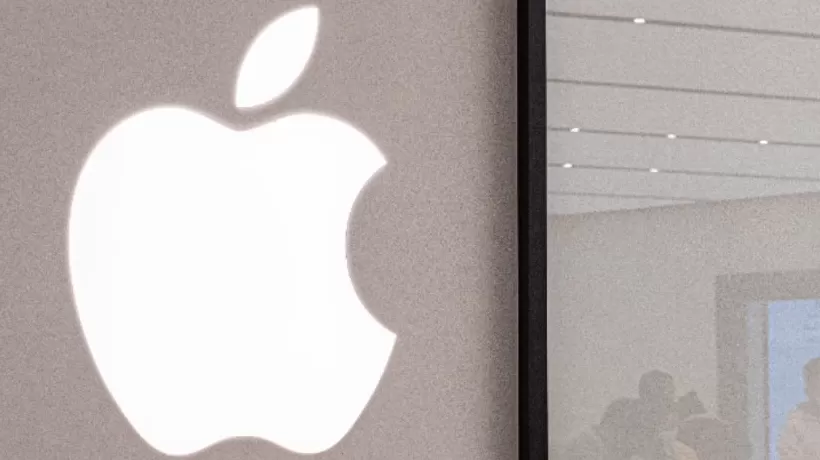 苹果首款折叠屏iPhone售价或为2399元，预计2026年推出-第1张图片-