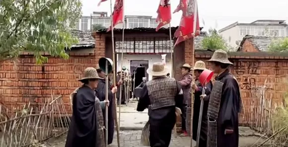 一群70岁老人参演的《土味三国》为什么能火？-第1张图片-