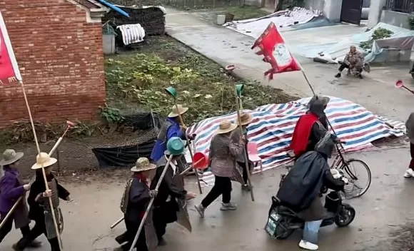 一群70岁老人参演的《土味三国》为什么能火？-第3张图片-