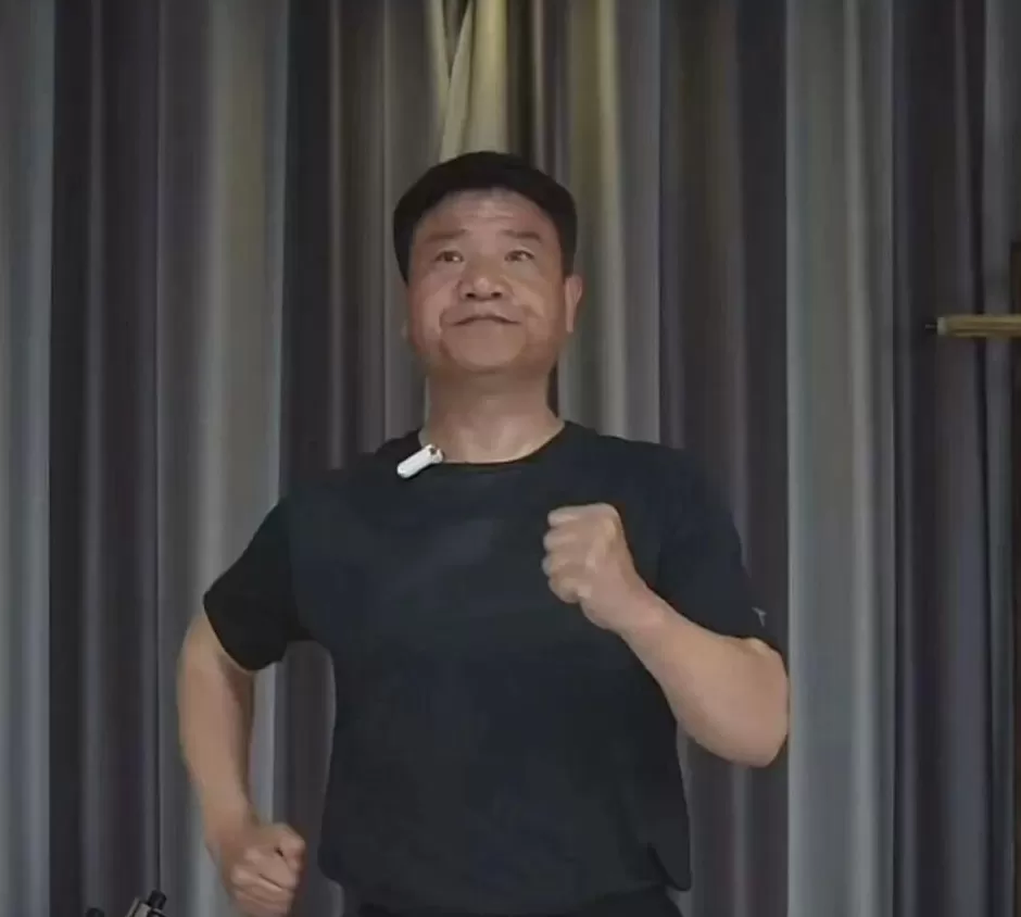 反诈老陈公开辞职后收入状况：3年总收入100万，但投资全亏了-第1张图片-