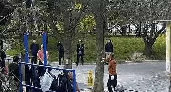 北京一六旬大爷连做14个单杠大回环后心梗离世,医生回应-第1张图片- 北京一六旬大爷连做14个单杠大回环后心梗离世,医生回应-第1张图片-