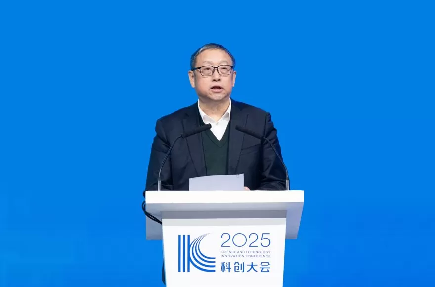 共话科技赋能产业升级、重塑未来生态，郑建邦慎海雄龚正出席2025科创大会-第1张图片-