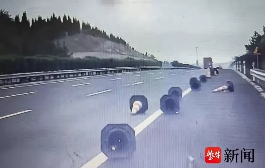 不听劝，依赖辅助驾驶接连发生事故！交警：可以辅助，不能“托付”-第2张图片-